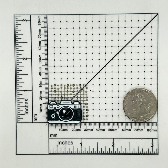 ⭐Vintage Retro Camera Enamel Pin  Black & Silver Photography Accessory Traveling - Picture 6 of 6